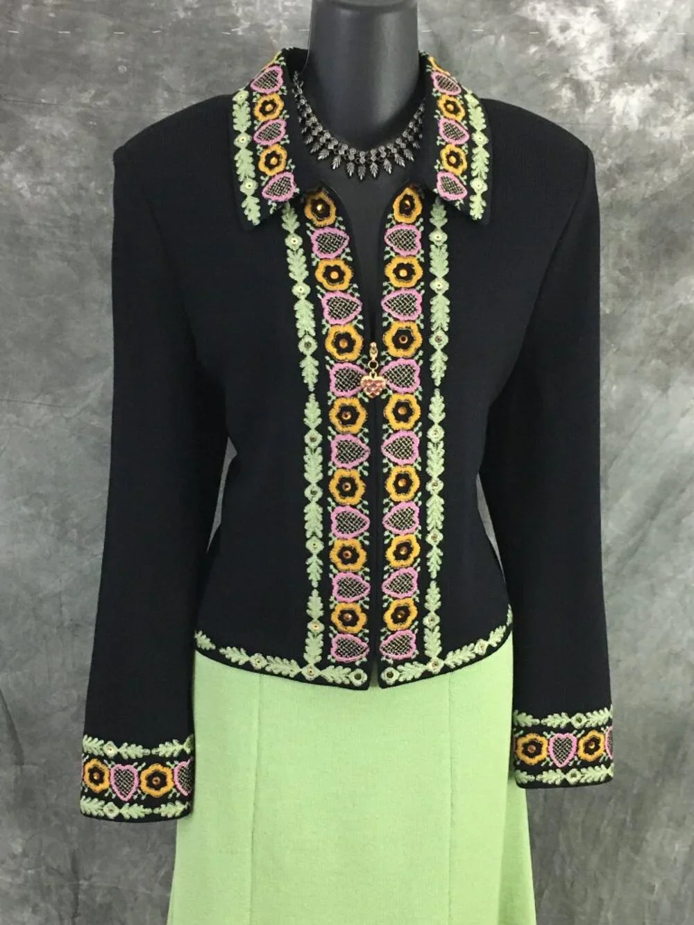 BEAUTIFUL St John collection knit black pink green multi jacket skirt suit 10